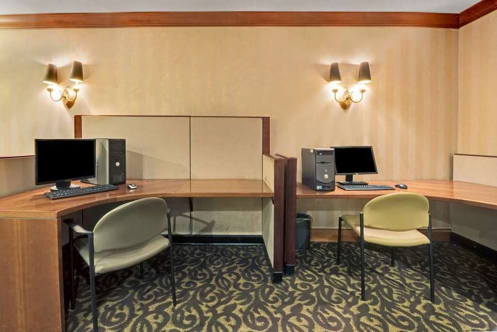 Clarion Hotel Park Central Dallas Bekvämligheter bild